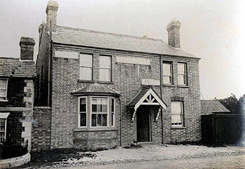 The Harrows Public House about 1925 [WL800/3]